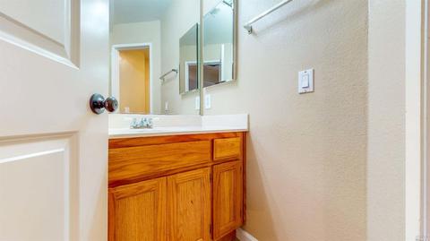 9404 Lazy Creek Dr, Windsor, CA 95492 photo 23