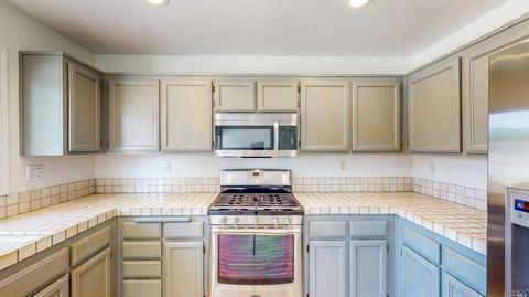 9404 Lazy Creek Dr, Windsor, CA 95492 photo 15