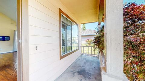 9404 Lazy Creek Dr, Windsor, CA 95492 photo 2
