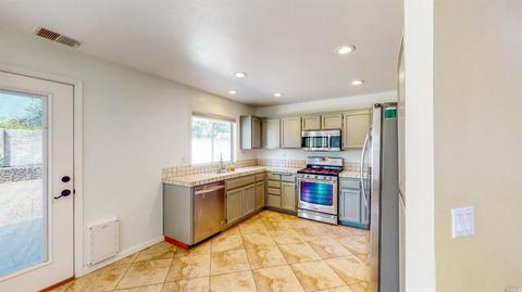 9404 Lazy Creek Dr, Windsor, CA 95492 photo 13