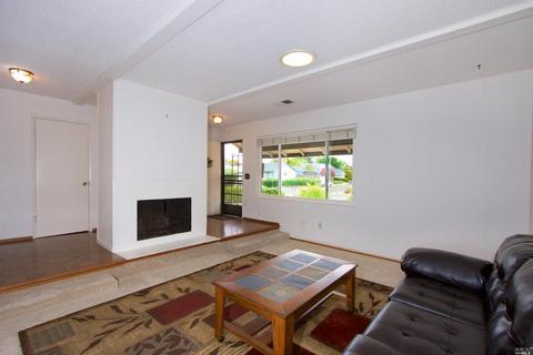 1704 Sarkesian Dr, Petaluma, CA 94954 photo 3