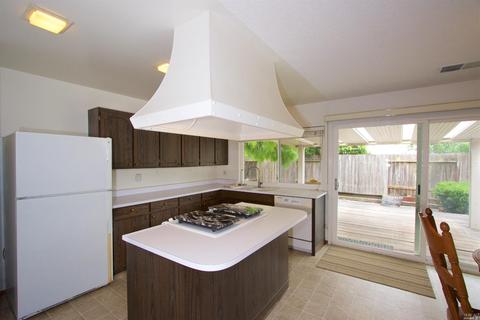 1704 Sarkesian Dr, Petaluma, CA 94954 photo 9