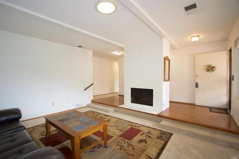 1704 Sarkesian Dr, Petaluma, CA 94954 photo 4