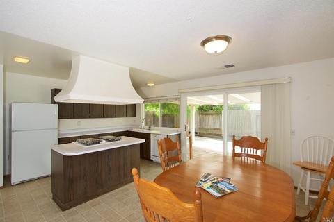 1704 Sarkesian Dr, Petaluma, CA 94954 photo 7