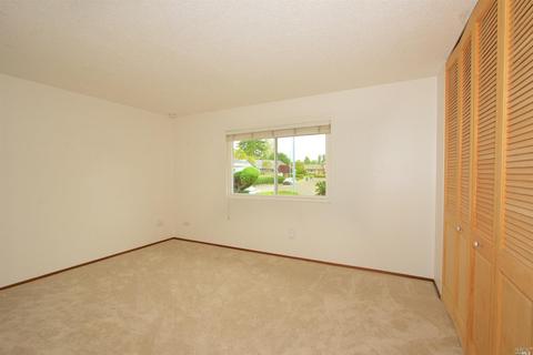 1704 Sarkesian Dr, Petaluma, CA 94954 photo 11