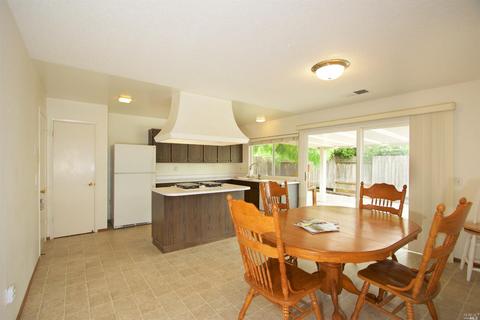 1704 Sarkesian Dr, Petaluma, CA 94954 photo 8