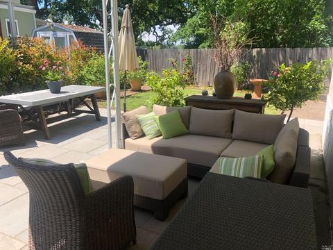 282 Colonial Park Dr, Santa Rosa, CA 95403