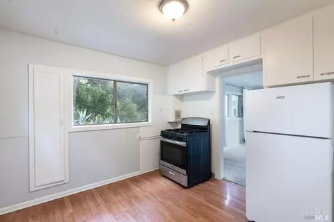 2011 Madrone Ave, Healdsburg, CA 95448 photo 6