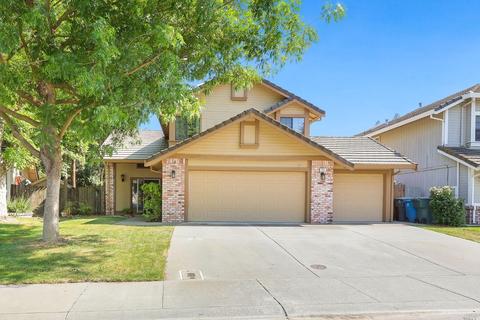 305 Holly Ct, Dixon, CA 95620 photo 2