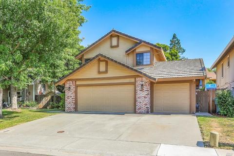 305 Holly Ct, Dixon, CA 95620 photo 3