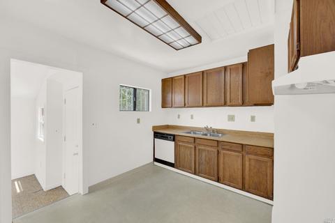 1924 Marin St, Vallejo, CA 94590 photo 2