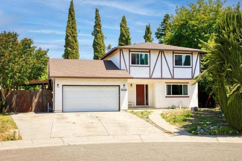 1360 Fairbanks Ct, Dixon, CA 95620