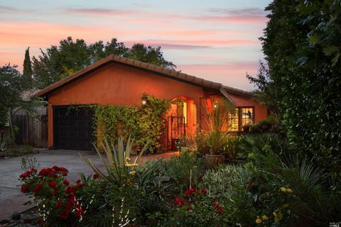 472 Crivelli Dr, Sonoma, CA 95476