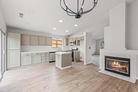 450 Carousel Dr, Vallejo, CA 94589 photo 9
