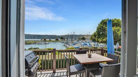 402 E St, Benicia, CA 94510 photo 8