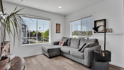 402 E St, Benicia, CA 94510 photo 13