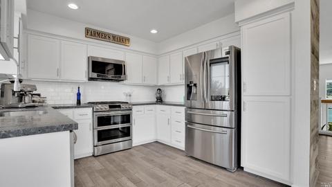 402 E St, Benicia, CA 94510 photo 12