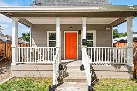 229 N Washington St, Cloverdale, CA 95425