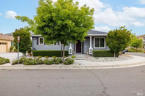 2407 Avignon Cir, Santa Rosa, CA 95403