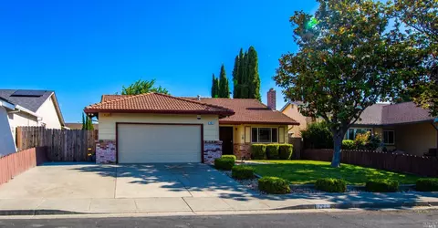 724 Magnolia Ct, Fairfield, CA 94533