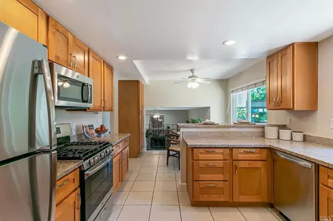 1487 Granada St, Vallejo, CA 94591 photo 9