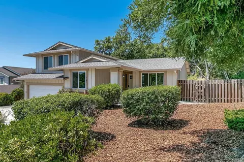 1487 Granada St, Vallejo, CA 94591 photo 2