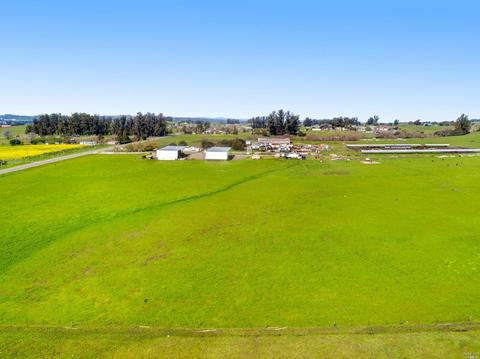 2115 Adobe Rd, Petaluma, CA 94954