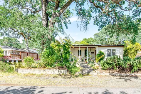 18465 4th Ave, Sonoma, CA 95476