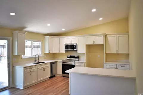 196 Randall Ave, Vacaville, CA 95687
