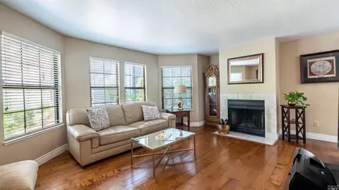 781 Military E St, Benicia, CA 94510 photo 4