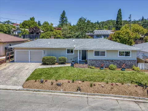 2304 Eastwood Dr, Santa Rosa, CA 95404