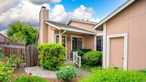 1771 Northstar Dr, Petaluma, CA 94954