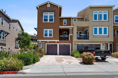 636 Jade St, Petaluma, CA 94952 photo 2