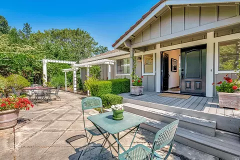 1176 Santolina Dr, Novato, CA 94945