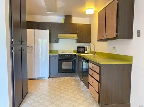 2472 Baltic Dr, Fairfield, CA 94533 photo 7
