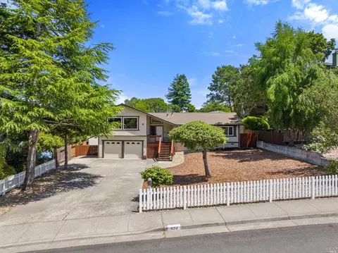 624 Elm Dr, Petaluma, CA 94952
