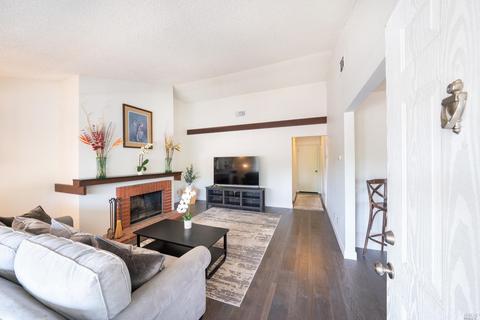 943 Mariposa Ln, Saint Helena, CA 94574