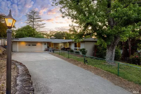 1655 Monterey Dr, Santa Rosa, CA 95405