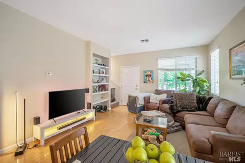 1013 Addison Cir, Petaluma, CA 94952 photo 4