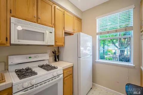 1013 Addison Cir, Petaluma, CA 94952 photo 13