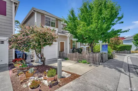 1013 Addison Cir, Petaluma, CA 94952 photo 3