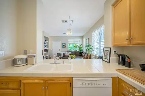 1013 Addison Cir, Petaluma, CA 94952 photo 11