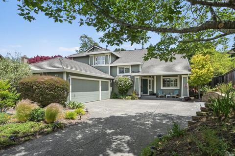 214 Simon Dr, Petaluma, CA 94952