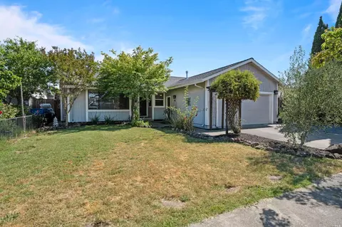 1482 Plumeria Dr, Santa Rosa, CA 95403