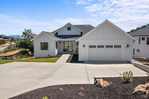 3792 Saint Andrews Dr, Santa Rosa, CA 95403
