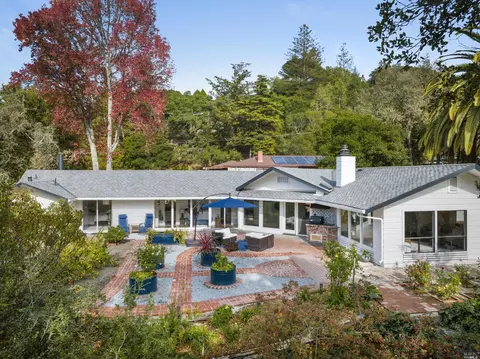 3610 Green Hill Dr, Santa Rosa, CA 95404