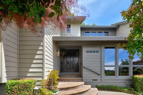 3900 Rock Springs Dr, Santa Rosa, CA 95405