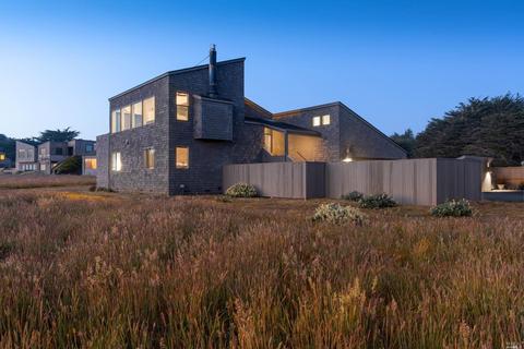 233 Ballast Rd #233, The Sea Ranch, CA 95497