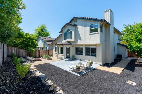 9575 Wellington Cir, Windsor, CA 95492 photo 4