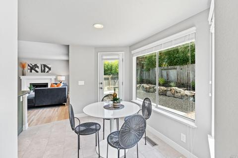 9575 Wellington Cir, Windsor, CA 95492 photo 13